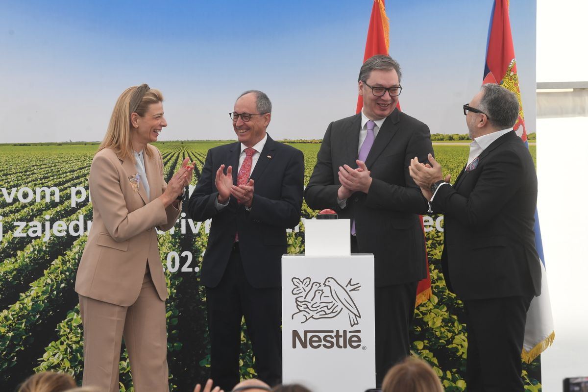 Predsednik Vučić prisustvovao svečanom otvaranju nove fabrike kompanije 