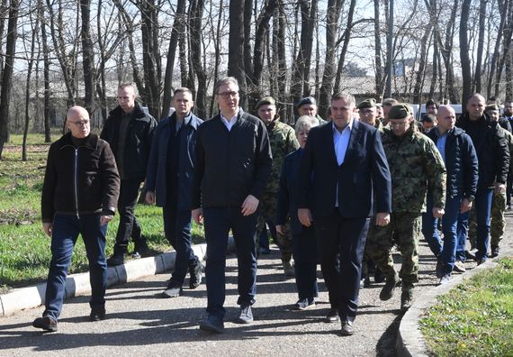 Председник Вучић обишао Војнотехнички институт
