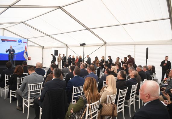 Predsednik Vučić prisustvovao ceremoniji obeležavanja početka radova na izgradnji nove fabrike japanske kompanije JFE SHOJI SERBIA D.O.O.