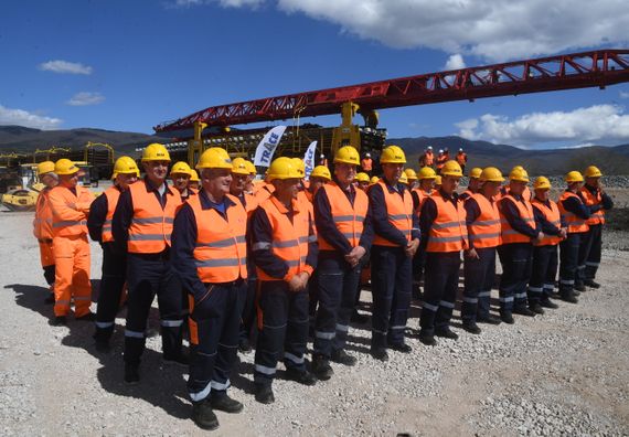 Predsednik Vučić obišao radove na rekonstrukciji i modernizaciji pruge Niš – Dimitrovgrad