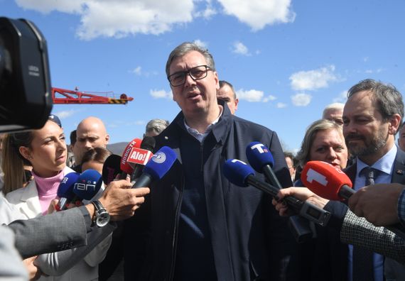 Predsednik Vučić obišao radove na rekonstrukciji i modernizaciji pruge Niš – Dimitrovgrad