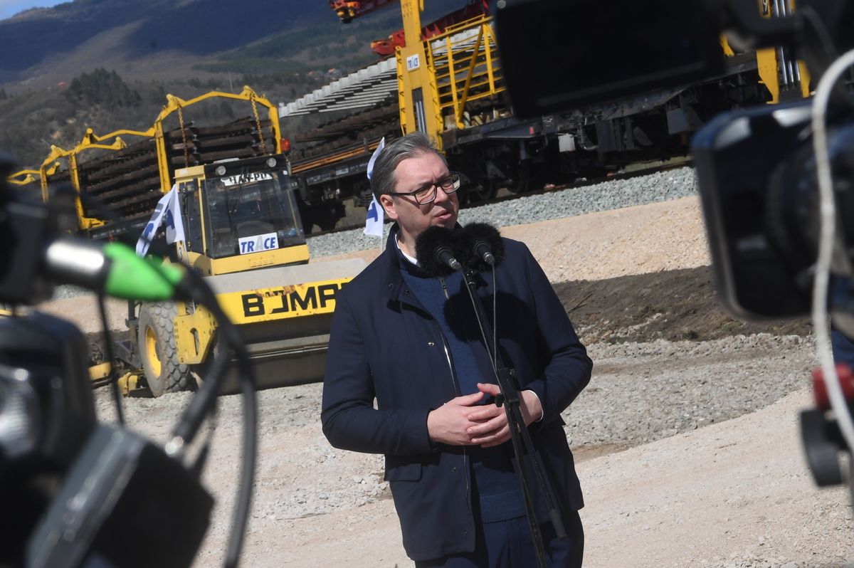 Predsednik Vučić obišao radove na rekonstrukciji i modernizaciji pruge Niš – Dimitrovgrad