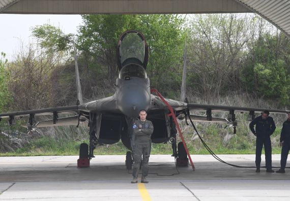 Председник Вучић обишао јединице Ратног ваздухопловства и противваздухопловне одбране