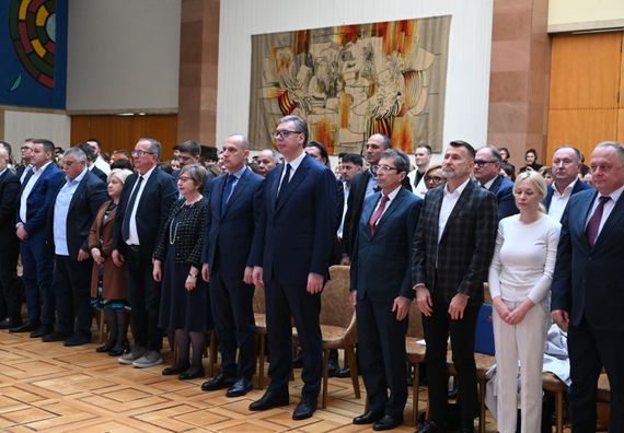 Додела уговора о раду најбољим дипломцима медицинских факултета и средњих медицинских школа у Србији