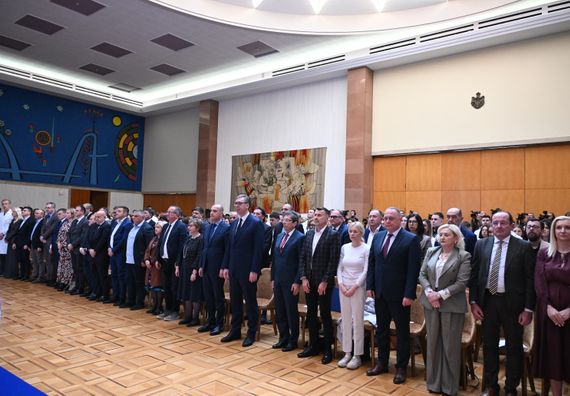 Додела уговора о раду најбољим дипломцима медицинских факултета и средњих медицинских школа у Србији