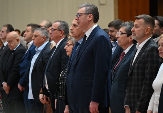 Додела уговора о раду најбољим дипломцима медицинских факултета и средњих медицинских школа у Србији