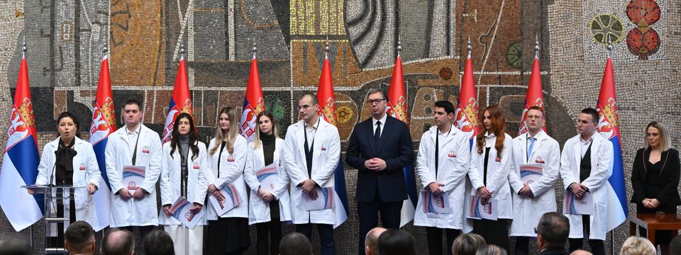 Dodela ugovora o radu najboljim diplomcima medicinskih fakulteta i srednjih medicinskih škola u Srbiji