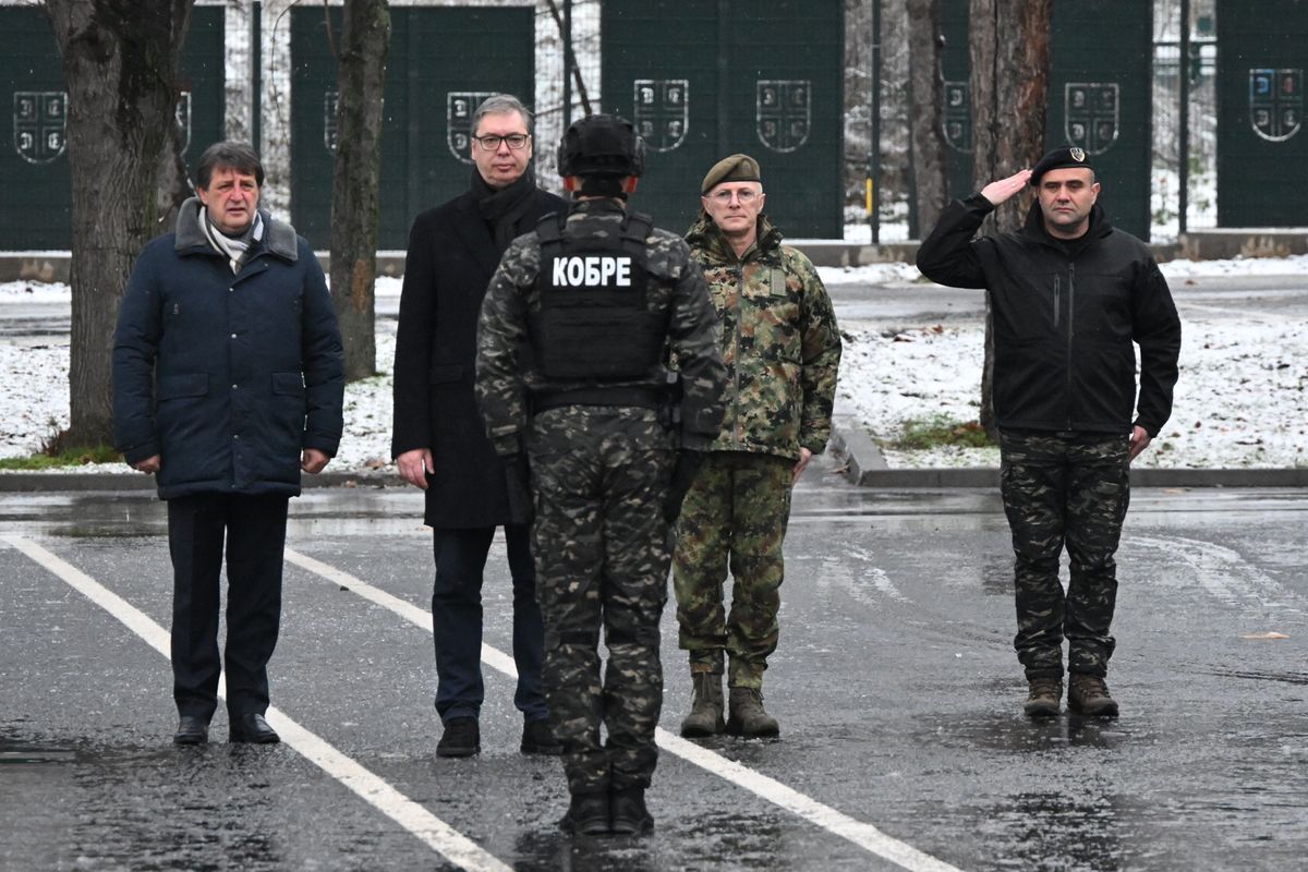 Obilazak završnih radova na novom objektu za pripadnike Odreda vojne policije specijalne namene „Kobre” Obilazak završnih radova na novom objektu za pripadnike Odreda vojne policije specijalne namene „Kobre”