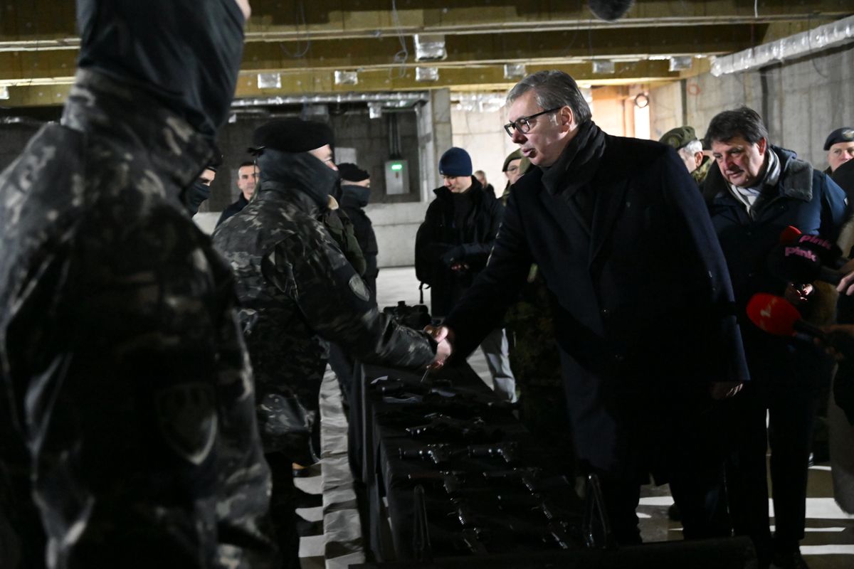 Obilazak završnih radova na novom objektu za pripadnike Odreda vojne policije specijalne namene „Kobre” Obilazak završnih radova na novom objektu za pripadnike Odreda vojne policije specijalne namene „Kobre”