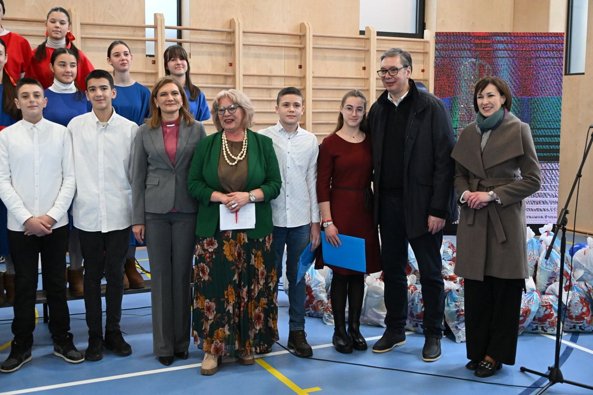 Ceremonija otvaranja OŠ “Dobrica Ćosić” u Velikoj Drenovi Ceremonija otvaranja OŠ “Dobrica Ćosić” u Velikoj Drenovi