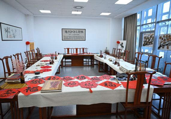 Кинески културни центар - презентација робота компаније AGIBOT