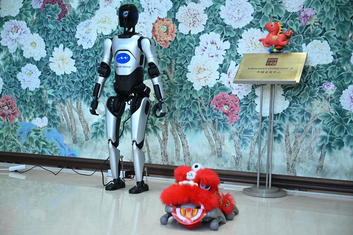 Кинески културни центар - презентација робота компаније AGIBOT