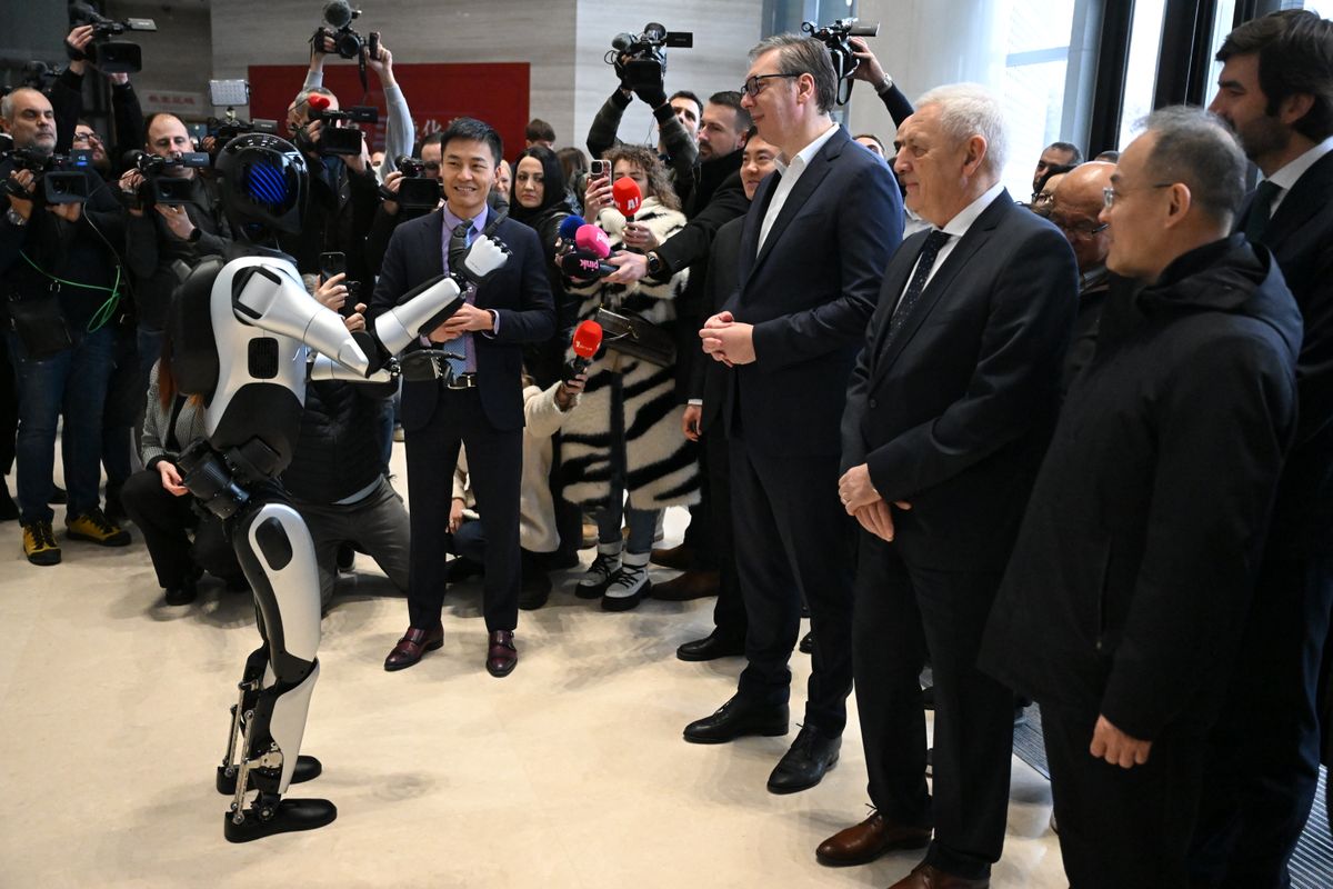 Кинески културни центар - презентација робота компаније AGIBOT