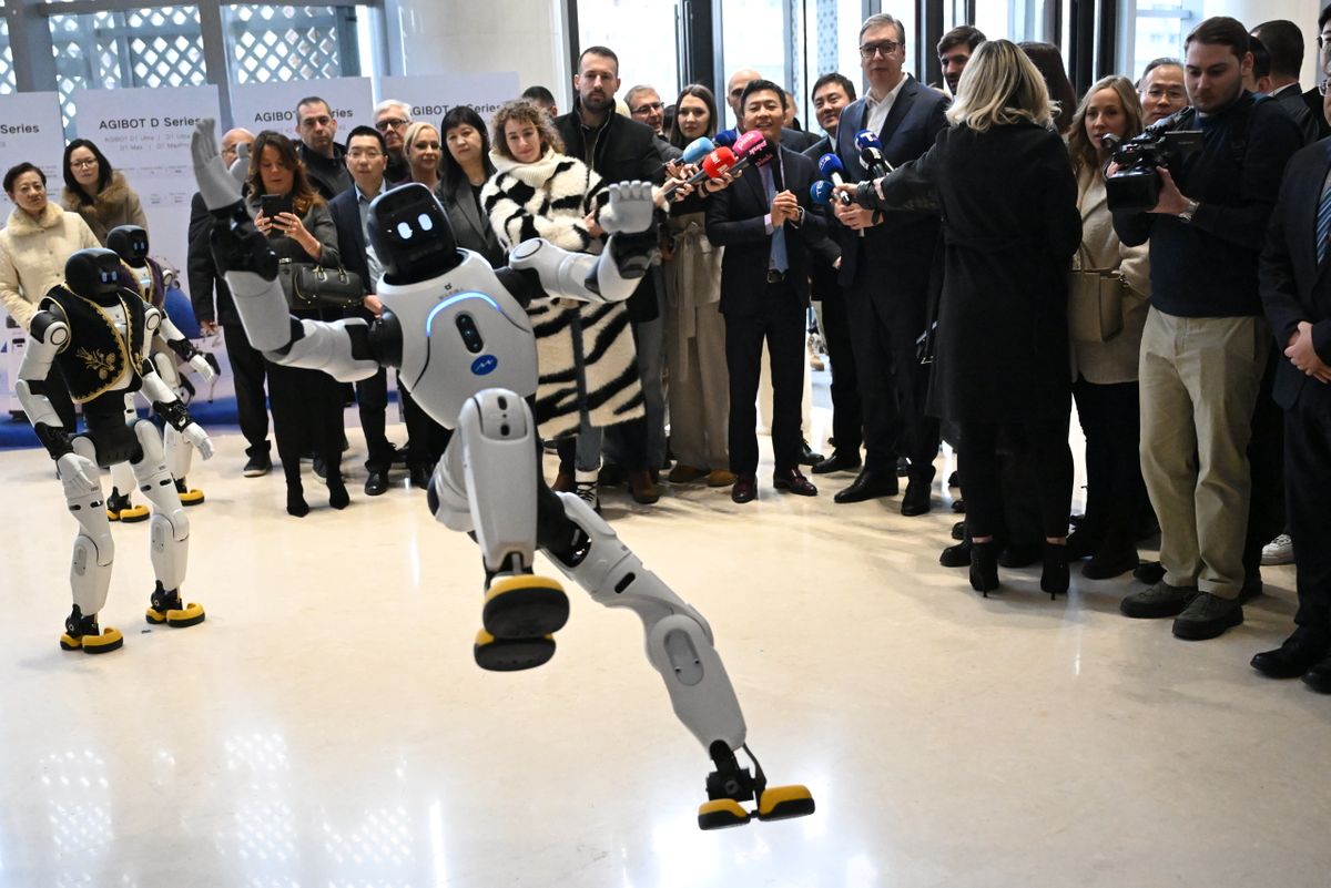 Кинески културни центар - презентација робота компаније AGIBOT