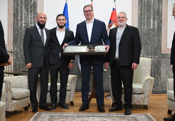 ММА борац Ислам Махачев