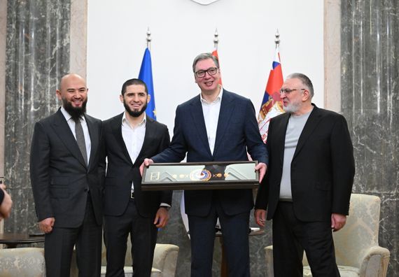 ММА борац Ислам Махачев