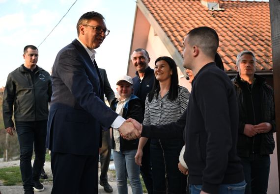 Посета породици Кнежевић