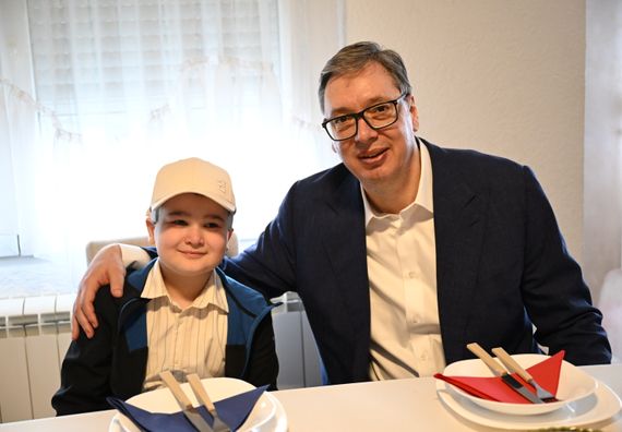 Посета породици Кнежевић