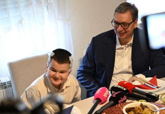 Посета породици Кнежевић