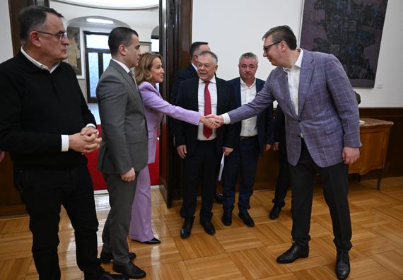 Наставак консултација са представницима странака