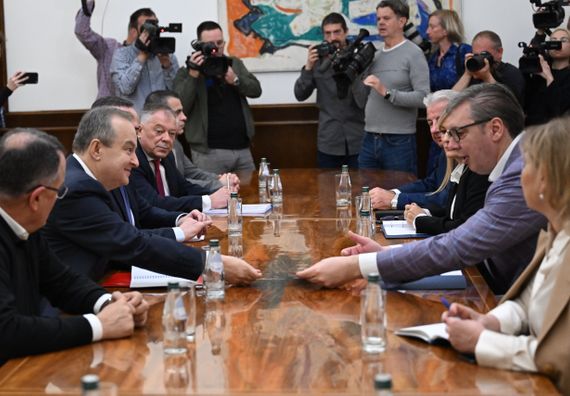 Наставак консултација са представницима странака
