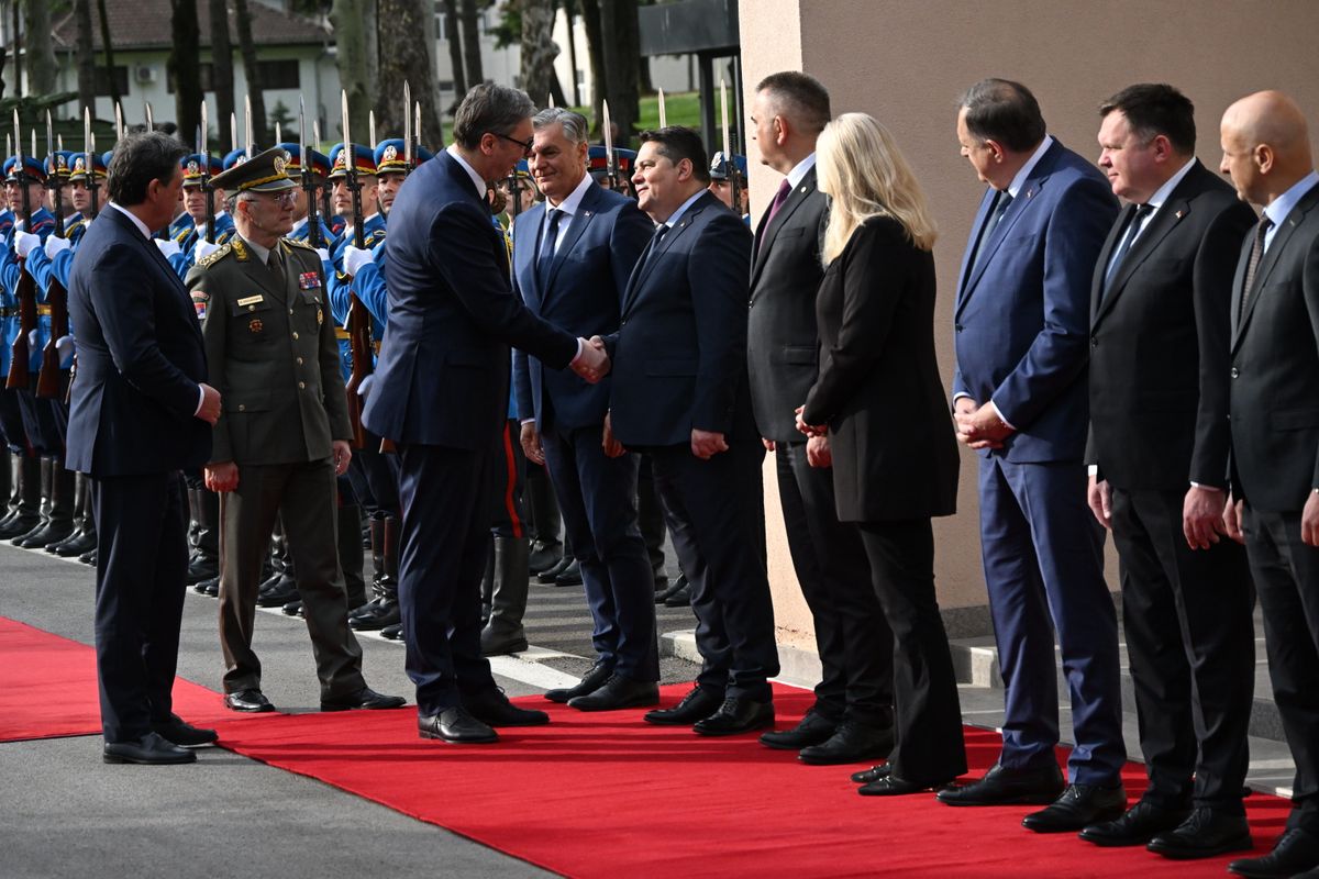 Sastanak sa najvišim rukovodstvom Ministarstva odbrane i Vojske Srbije