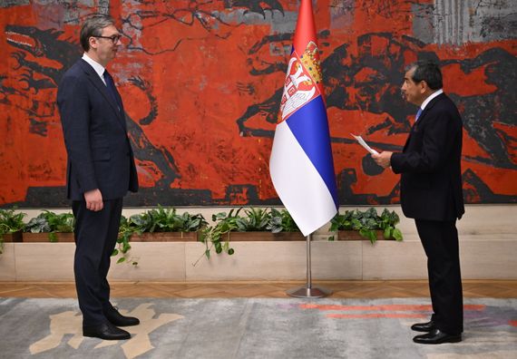 Предаја акредитивних писама