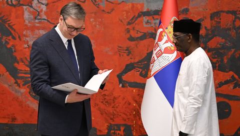 Предаја акредитивних писама