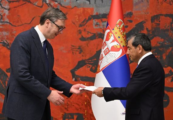 Предаја акредитивних писама