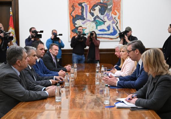 Наставак консултација