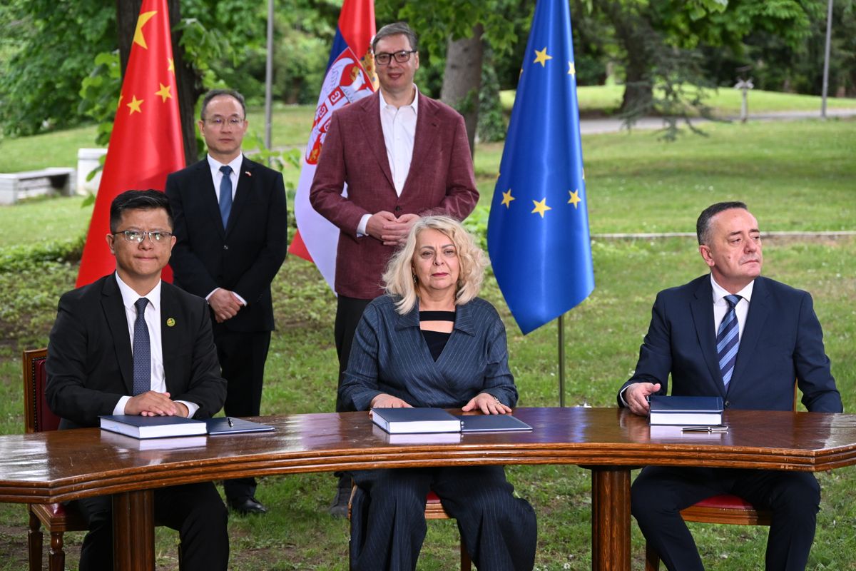 Ceremonija potpisivanja dokumenata za izgradnju puta ,,Vožd Karađorđe”