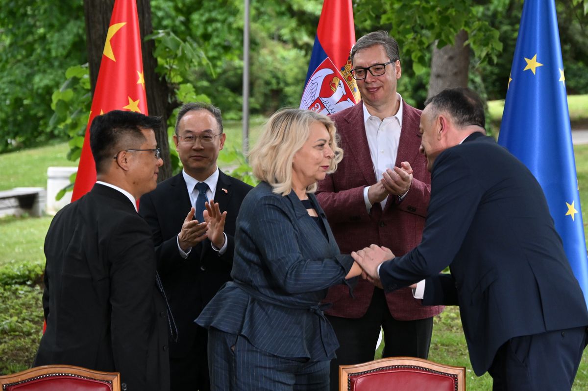 Ceremonija potpisivanja dokumenata za izgradnju puta ,,Vožd Karađorđe” Ceremonija potpisivanja dokumenata za izgradnju puta ,,Vožd Karađorđe”
