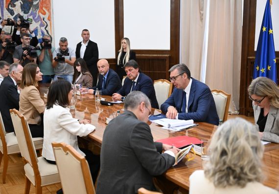 1783102295669-gol0814.jpg