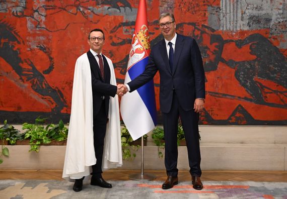 Предаја акредативних писама