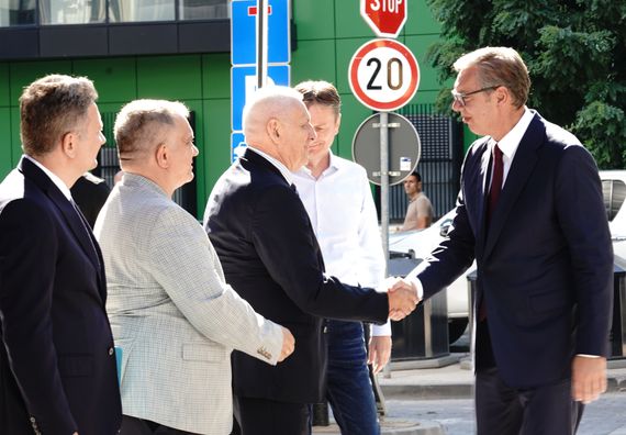 Обилазак локације за изградњу нове зграде Клинике за гинекологију и акушерство и завршних радова на Научно-технолошком парку у Нишу