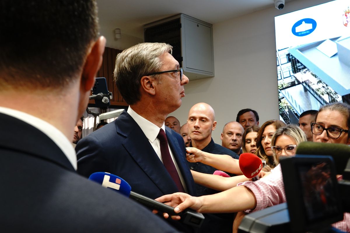 Обилазак локације за изградњу нове зграде Клинике за гинекологију и акушерство и завршних радова на Научно-технолошком парку у Нишу Обилазак локације за изградњу нове зграде Клинике за гинекологију и акушерство и завршних радова на Научно-технолошком парку у Нишу